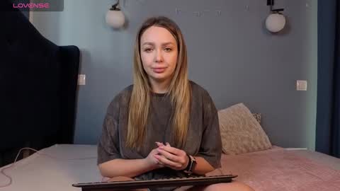 AnnaMaee online show from March 10, 2026, 9:36 am