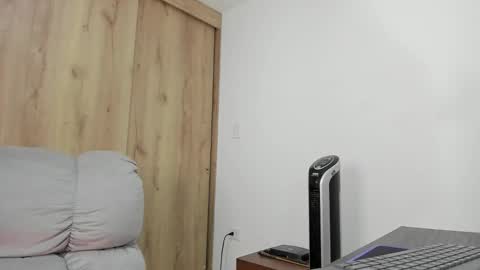 Hellen Sofia instagram hellen5546 online show from January 9, 2026, 1:47 pm