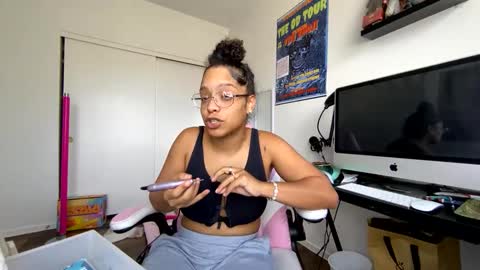 Snapshot of xstargazingx chatting on September 19, 2025, 7:58 pm xStarGazingx online show from September 19, 2025, 7:58 pm