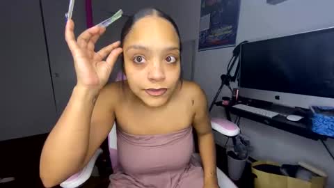 Snapshot of xstargazingx chatting on October 4, 2025, 4:43 am xStarGazingx online show from October 4, 2025, 4:43 am