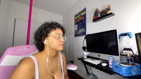 Snapshot of xstargazingx chatting on October 8, 2025, 5:16 am xStarGazingx online show from October 8, 2025, 5:16 am