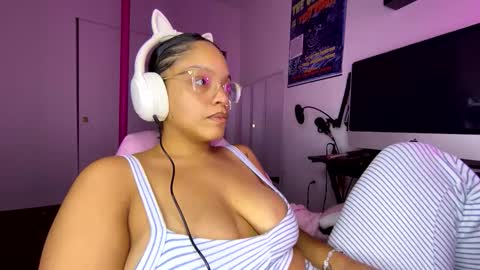 Snapshot of xstargazingx chatting on November 6, 2025, 5:52 am xStarGazingx online show from November 6, 2025, 5:52 am