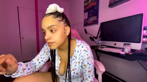 xStarGazingx online show from December 4, 2025, 7:17 am