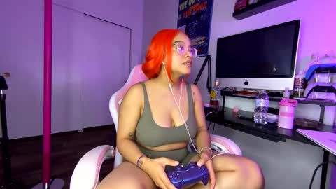 xStarGazingx online show from March 16, 2026, 5:44 am