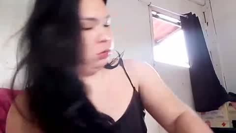 Snapshot of xsuck_my_dickx chatting on October 15, 2025, 2:33 am Nica online show from October 15, 2025, 2:33 am