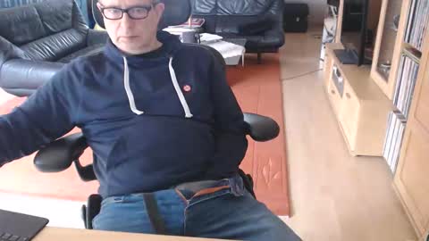 xtommix69 online show from February 3, 2026, 1:38 pm