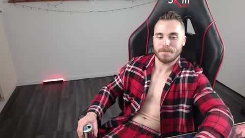 Snapshot of xtrakil chatting on December 4, 2024, 7:12 pm xtrakil online show from December 4, 2024, 7:12 pm