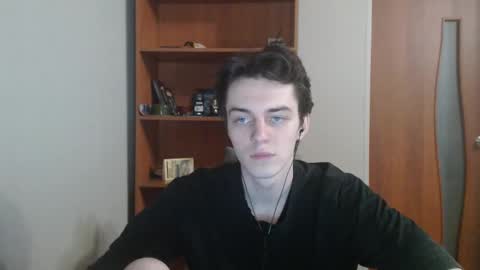 traqqq online show from December 3, 2025, 7:12 pm