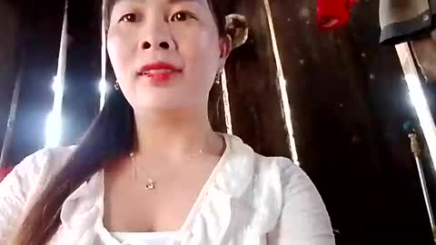 xuxulove00 online show from May 2, 2026, 12:48 am