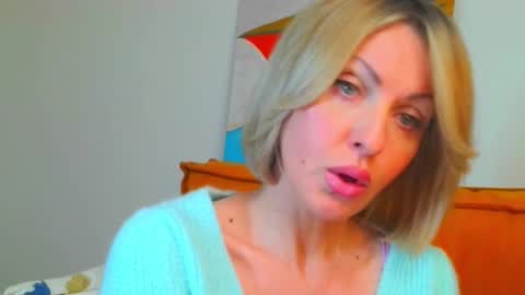 xvaleriax0 online show from February 13, 2026, 6:37 pm