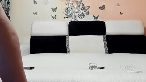 Snapshot of xveryhotcouple chatting on February 19, 2025, 7:50 am xveryhotcouple online show from February 19, 2025, 7:50 am