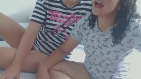 Gabriela and Camila online show from January 19, 2025, 3:10 pm