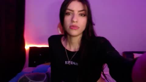 Snapshot of xx_johnson_xx chatting on September 30, 2025, 10:31 am VALE online show from September 30, 2025, 10:31 am