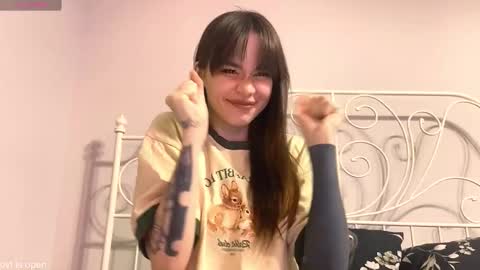 Lily online show from February 9, 2026, 7:29 pm