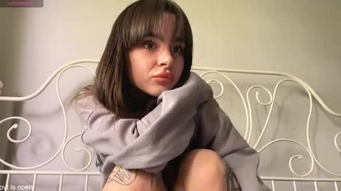 Snapshot of xx_lily chatting on May 18, 2026, 11:49 am Lily online show from May 18, 2026, 11:49 am