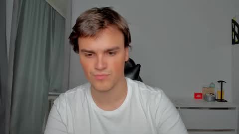 Snapshot of xx_raul_xx_ chatting on September 20, 2025, 12:11 am raul online show from September 20, 2025, 12:11 am