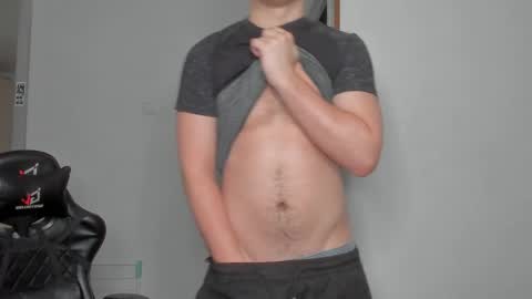 Snapshot of xx_raul_xx_ chatting on March 27, 2026, 3:56 am raul online show from March 27, 2026, 3:56 am