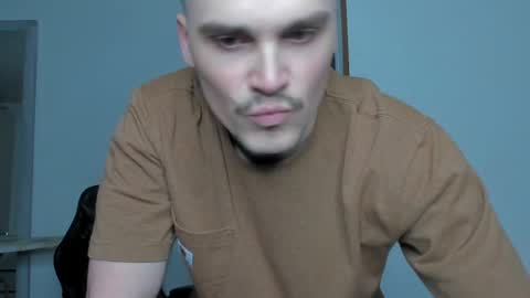 Snapshot of xx_raul_xx_ chatting on April 5, 2026, 7:44 pm raul online show from April 5, 2026, 7:44 pm