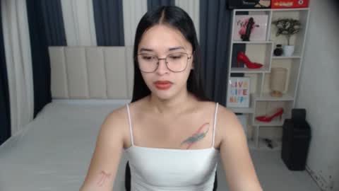 CHLOES ROOM online show from September 22, 2025, 5:31 am