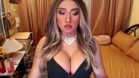Snapshot of xxcinddyxx chatting on April 7, 2026, 4:40 pm cinddy online show from April 7, 2026, 4:40 pm