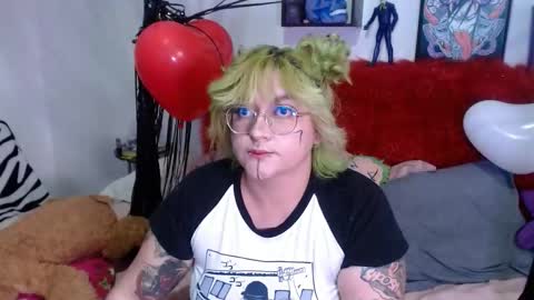 xxgreengoodxx online show from February 15, 2026, 8:38 pm