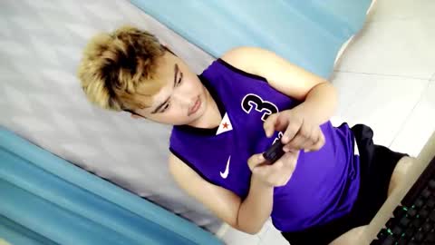 Loyd online show from November 12, 2025, 10:04 am