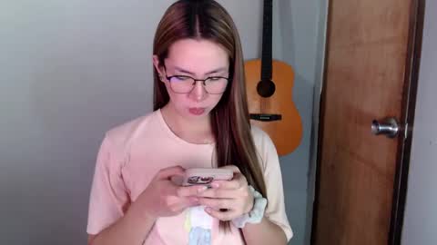 Snapshot of xxinnocentbellaxx chatting on December 11, 2024, 10:16 pm Dyanna Zulla online show from December 11, 2024, 10:16 pm