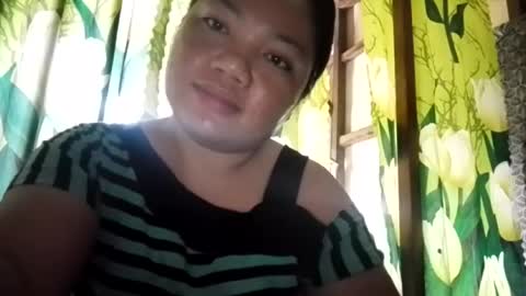 Snapshot of xxloriexx_me chatting on June 18, 2026, 11:42 pm xxloriexx_me online show from June 18, 2026, 11:42 pm