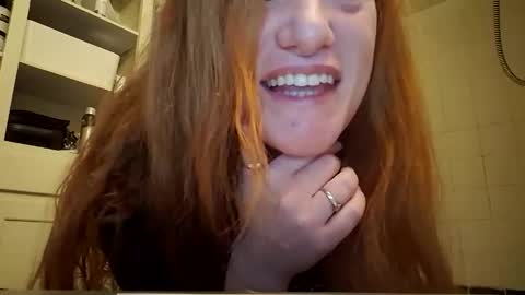 Snapshot of xxmariebliss chatting on October 30, 2025, 12:39 pm xxmariebliss online show from October 30, 2025, 12:39 pm