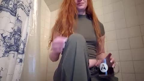 Snapshot of xxmariebliss chatting on November 6, 2025, 12:50 pm xxmariebliss online show from November 6, 2025, 12:50 pm