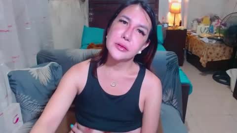 Snapshot of xxmiranda_greyxx chatting on July 6, 2026, 1:24 am sexyyanna4u online show from July 6, 2026, 1:24 am
