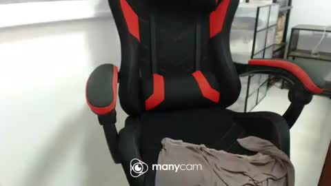  Kaycee  online show from October 18, 2025, 3:13 pm