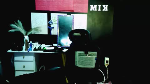 Snapshot of xxslutty_kim chatting on November 22, 2025, 10:47 am xxslutty kim online show from November 22, 2025, 10:47 am