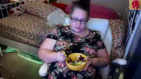 Snapshot of xxstrawberryjanexx chatting on July 1, 2026, 4:58 am Strawberry Jane online show from July 1, 2026, 4:58 am