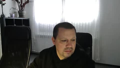 Snapshot of xxstrikerxx chatting on February 10, 2026, 7:45 am Eddi online show from February 10, 2026, 7:45 am