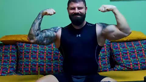 Snapshot of xxtreamleonard chatting on February 9, 2025, 11:47 am Xtream Leonard online show from February 9, 2025, 11:47 am