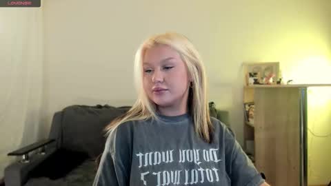 Snapshot of xxviktoryqueenxx chatting on October 23, 2025, 10:30 pm Vi online show from October 23, 2025, 10:30 pm