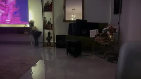 Mia and shawn online show from April 15, 2026, 3:24 am