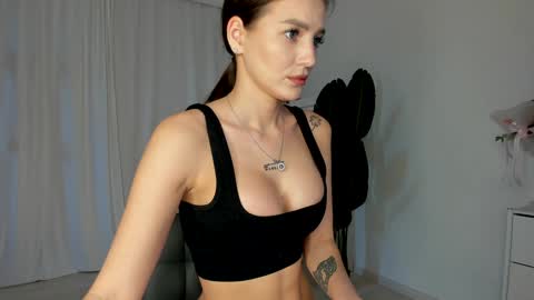 xxx_leila online show from March 7, 2025, 9:18 am