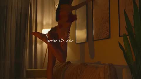 Snapshot of xxx_sunset chatting on December 2, 2025, 12:32 pm Molly online show from December 2, 2025, 12:32 pm