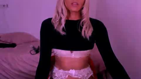 Chiara online show from April 25, 2026, 3:53 am