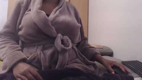 Snapshot of xxxbustybabe27x chatting on February 19, 2025, 1:50 pm Ayanda online show from February 19, 2025, 1:50 pm