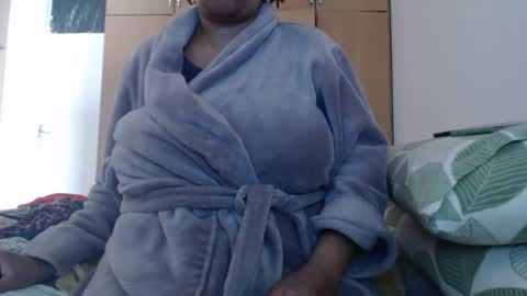 Snapshot of xxxbustybabe27x chatting on February 20, 2025, 10:48 am Ayanda online show from February 20, 2025, 10:48 am