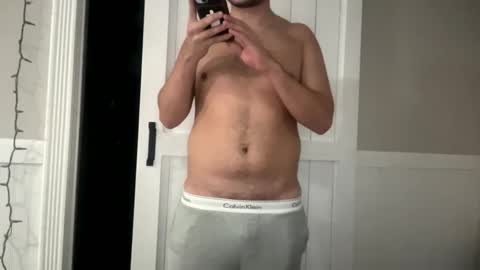 Snapshot of xxxcollegeguy105 chatting on December 17, 2025, 12:05 am End of the night fun online show from December 17, 2025, 12:05 am