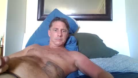 deeeeznutz online show from August 4, 2026, 2:15 am