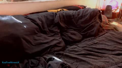 Snapshot of xxxfiveninexxx chatting on September 30, 2025, 2:22 pm XxxFiveNinexxX online show from September 30, 2025, 2:22 pm