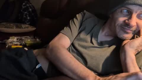 xxfredmtl18xx online show from February 3, 2025, 10:03 am