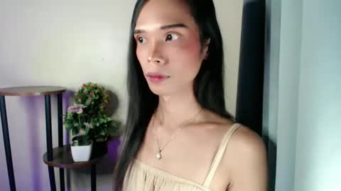Snapshot of xxxfuckgirlyumsxxx chatting on May 23, 2026, 4:44 pm Your Princess Yums online show from May 23, 2026, 4:44 pm