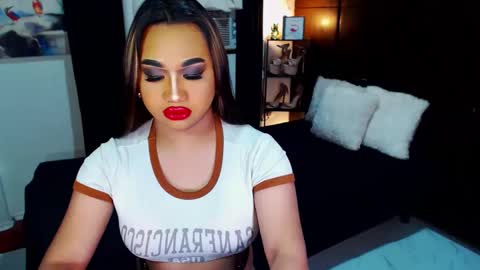 Snapshot of xxxgiganticoliviacummerxxx chatting on December 2, 2024, 2:53 am OLIVIA online show from December 2, 2024, 2:53 am