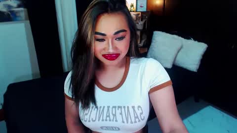 Snapshot of xxxgiganticoliviacummerxxx chatting on December 6, 2024, 2:17 pm OLIVIA online show from December 6, 2024, 2:17 pm